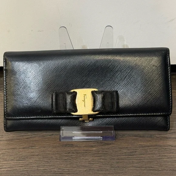 Salvatore Ferragamo Black Vara Bow Long Leather Wallet Clutch - EUC - Picture 1 of 8